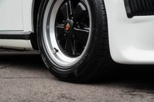 Image 44/50 of Porsche 911 Turbo LE (1989)