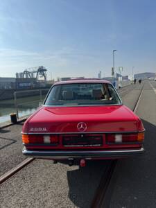Image 7/65 of Mercedes-Benz 200 D (1982)