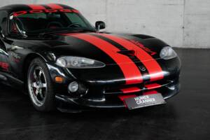 Image 25/50 of Dodge Viper GTS (2005)