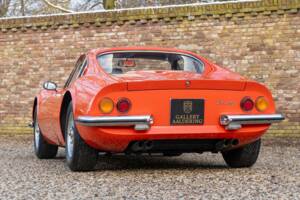 Image 33/50 de Ferrari Dino 246 GT (1970)