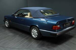 Bild 4/30 von Mercedes-Benz 300 CE-24 (1993)