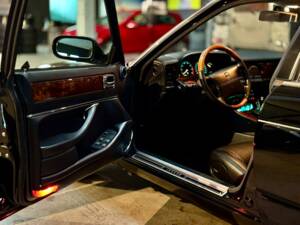 Afbeelding 4/5 van Jaguar XJ6 3.2 (1995)