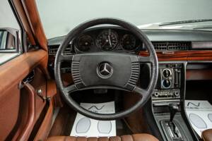 Bild 15/30 von Mercedes-Benz 350 SE (1976)