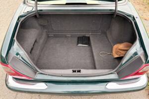 Immagine 14/14 di Jaguar XJ 8 Executive (1998)