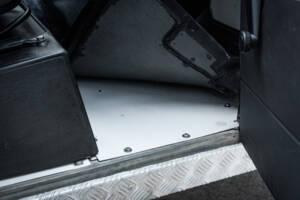 Immagine 41/97 di Land Rover Defender 90 (1995)
