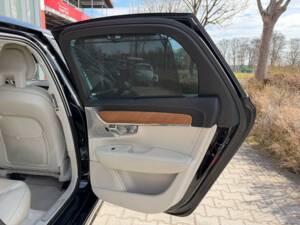 Bild 23/27 von Volvo S90 T8 (2018)