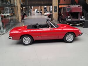 Image 6/38 of Alfa Romeo 2000 Spider Veloce (1978)