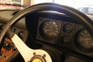 Immagine 30/34 di Ferrari 400 GT/4 2+2 (1977)