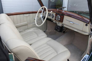 Image 9/38 de Mercedes-Benz 220 Cabriolet A (1955)