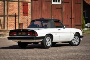 Image 15/40 of Alfa Romeo 2.0 Spider (1987)