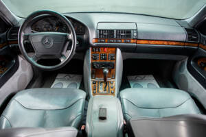 Image 12/28 de Mercedes-Benz 600 SEL (1993)