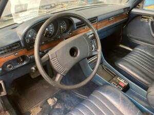 Image 31/38 of Mercedes-Benz 450 SE (1977)
