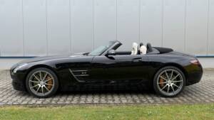 Image 7/28 of Mercedes-Benz SLS AMG Roadster (2012)
