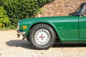 Immagine 18/50 di Triumph TR 6 (1976)