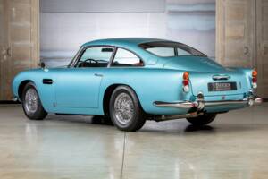 Image 7/22 of Aston Martin DB 5 (1964)