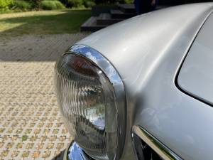 Image 9/25 of Mercedes-Benz 230 SL (1965)