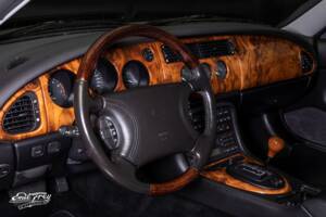 Image 4/7 of Jaguar XKR (1999)