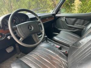 Bild 2/8 von Mercedes-Benz 280 SE (1977)