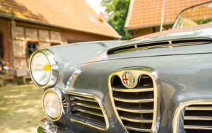 Image 29/77 of Alfa Romeo 2600 Spider (1963)