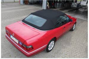 Bild 4/14 von Mercedes-Benz E 220 (1994)