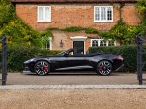 Immagine 71/72 di Aston Martin Vanquish Volante (2016)