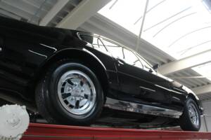 Image 8/50 of Aston Martin DBS V8 (1972)