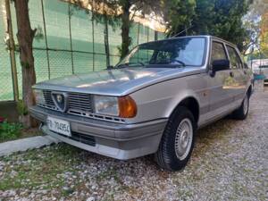 Bild 22/63 von Alfa Romeo 75 1.6 (1987)
