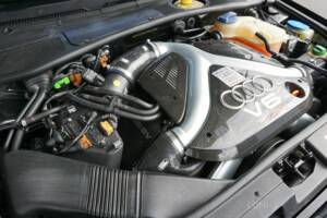 Image 39/41 of Audi RS4 Avant (2000)