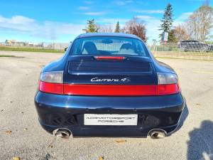 Image 4/16 of Porsche 911 Carrera 4S (2002)