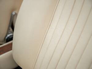 Bild 41/59 von Aston Martin V8 EFi Volante (1988)