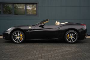 Imagen 6/50 de Ferrari California (2011)