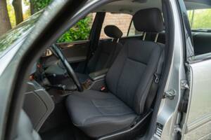 Image 28/50 de Mercedes-Benz E 430 (2000)