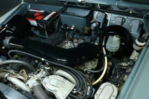 Immagine 42/50 di Mercedes-Benz 230 GE (SWB) (1993)