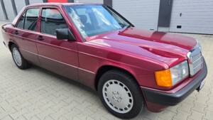 Image 1/69 of Mercedes-Benz 190 E 1.8 Avantgarde &quot;Rosso&quot; (1991)