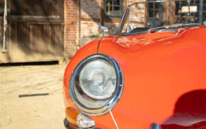 Image 17/54 of Jaguar Type E 4.2 (1965)