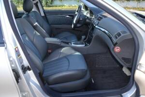 Imagen 18/100 de Mercedes-Benz E 55 AMG (2003)