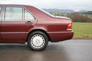 Immagine 41/69 di Mercedes-Benz 500 SE (1992)