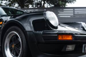 Image 59/67 of Porsche 911 Turbo 3.3 (1987)