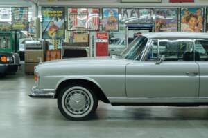 Image 5/50 of Mercedes-Benz 280 SE 3,5 (1970)