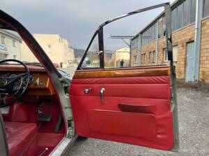 Bild 15/42 von Daimler 2.5 Litre V8 (1967)