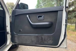 Bild 23/47 von BMW 528i (1986)