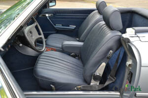 Afbeelding 10/50 van Mercedes-Benz 380 SL (1983)