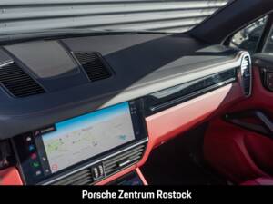 Obraz 9/29 pojazdu Porsche Cayenne E-Hybrid (2022)