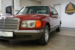 Immagine 7/42 di Mercedes-Benz 500 SEL (1982)