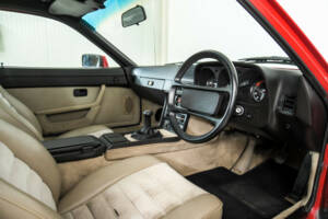 Image 11/50 of Porsche 924 S (1987)