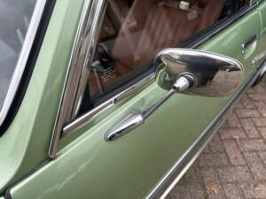 Image 17/80 of Peugeot 504 TI (1976)