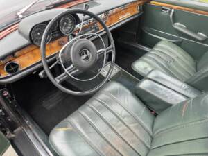 Image 2/8 of Mercedes-Benz 300 SEL 3.5 (1970)