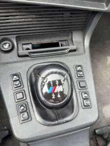 Image 38/79 of BMW M 635 CSi (1989)