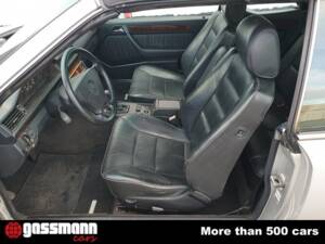 Image 9/15 de Mercedes-Benz E 200 (1995)