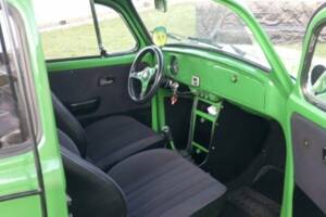 Image 2/8 of Volkswagen Beetle 1300 (1968)